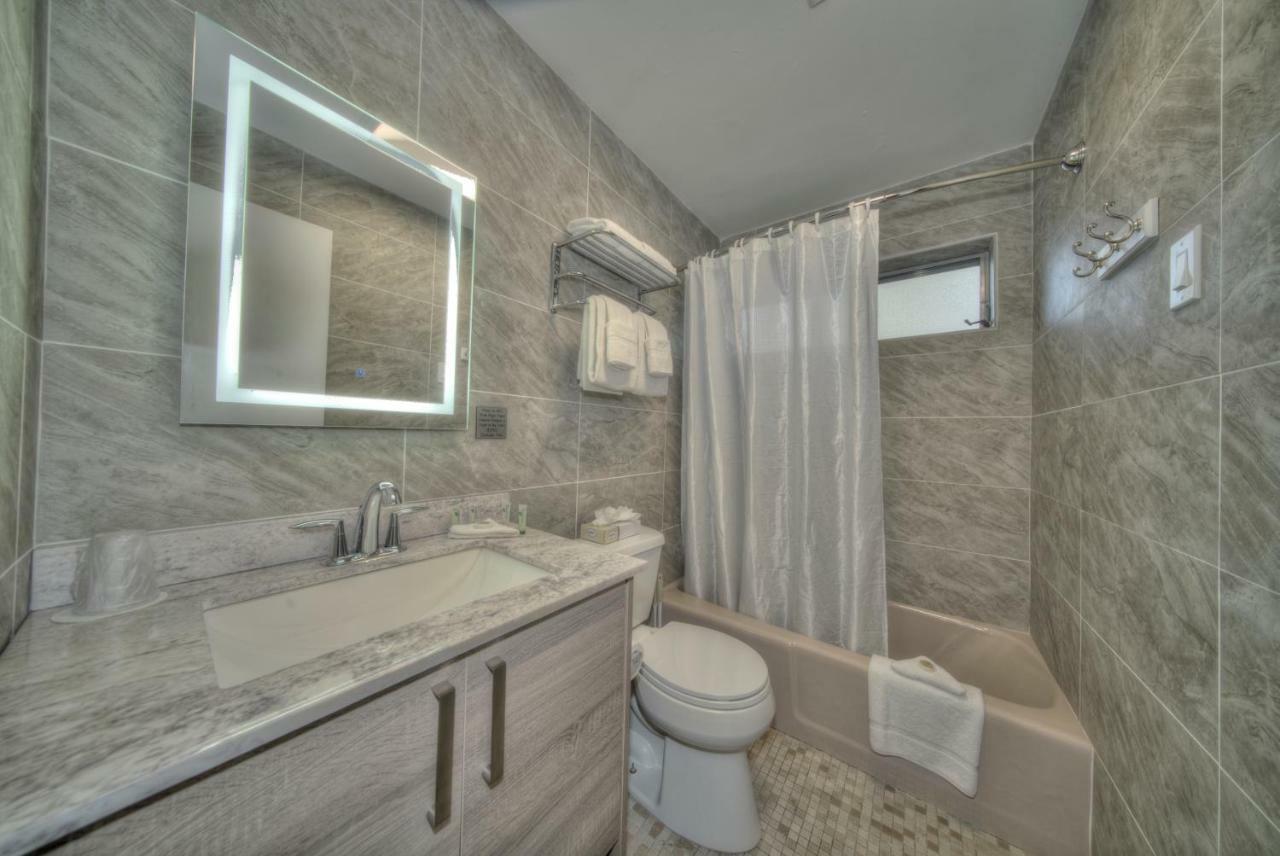 Club Lux Resort By The Beach Deerfield Beach Exteriör bild