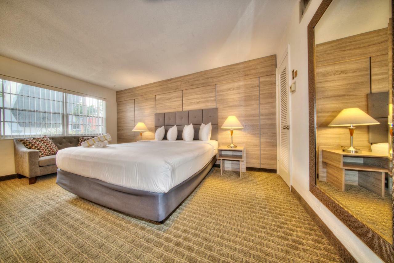 Club Lux Resort By The Beach Deerfield Beach Exteriör bild