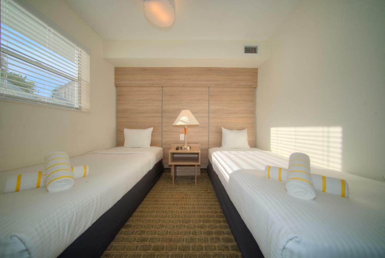 Club Lux Resort By The Beach Deerfield Beach Exteriör bild