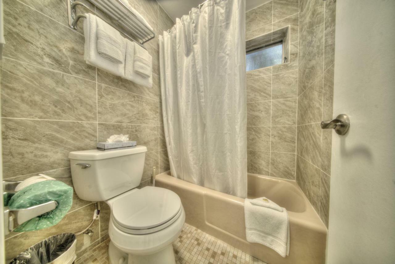 Club Lux Resort By The Beach Deerfield Beach Exteriör bild